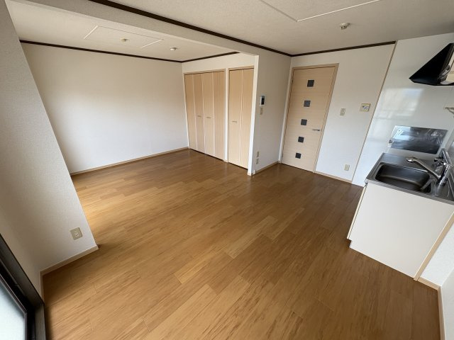 神戸市西区伊川谷町有瀬の賃貸マンションの居間・リビング