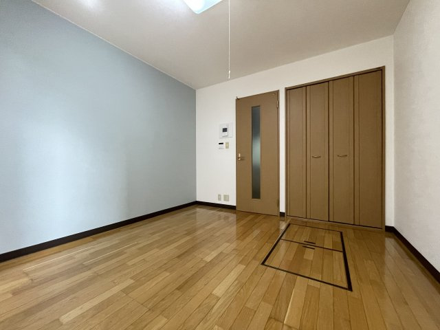 ネオクオーツ幸　弐番館の寝室