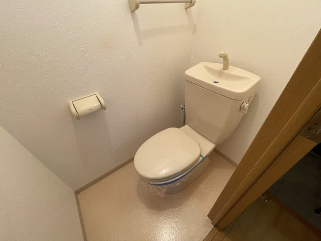 ネオクオーツ幸　弐番館のトイレ