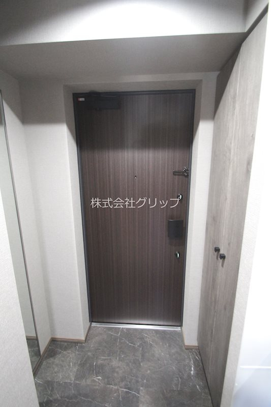 Le'a横濱アネックスの玄関