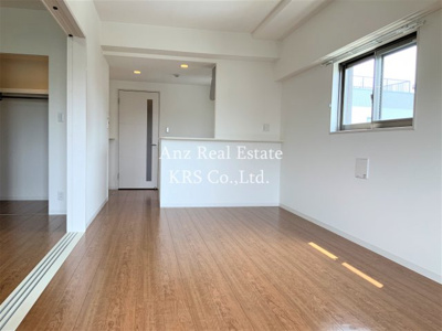 【居間・リビング】 | プラシード新町 | 可動式のドア！そして二面採光！