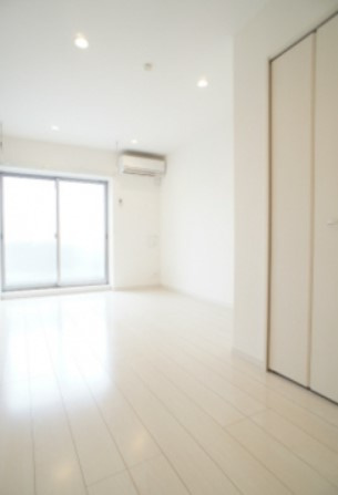 リブリ・六番館の居間・リビング