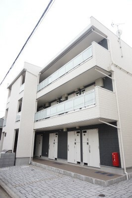 リブリ・アメニティ登戸のエントランス|ゆとりのあるエントランスです