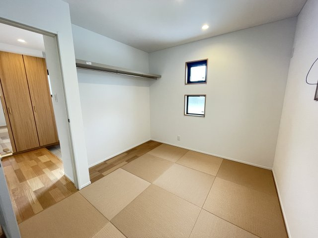 【和室】 | 【新築分譲住宅】東根市神町東3　全3棟 | １階の和室です。1階にリビング以外の居室があると客室や寝室としてもお使いいただけるのでとても便利です。