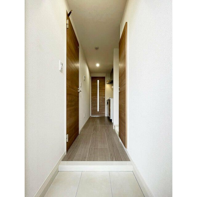 アルファコート西川口２６の玄関