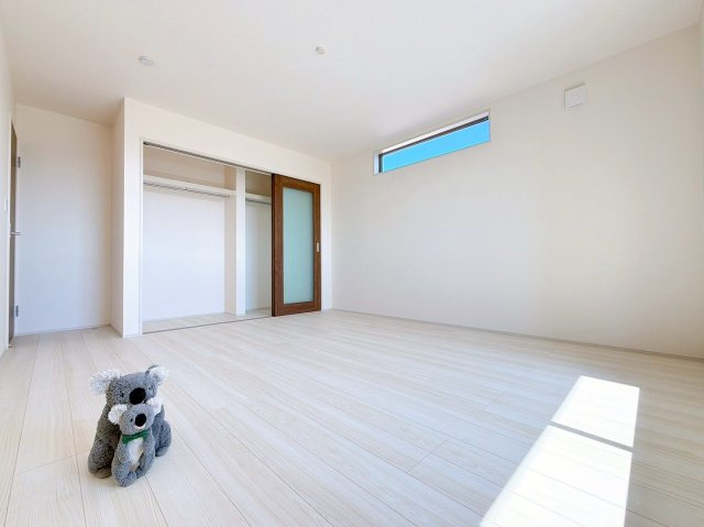 【洋室】 | 渋川市金井　新築住宅　 | さまざまにカスタマイズしていただけるシンプルなデザインの内装。ご自身で素敵な空間を創り上げられます。