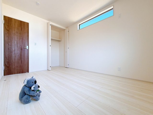 【洋室】 | 渋川市金井　新築住宅　 | 広さはお子様の勉強部屋にも適した広さ！
勉強机や本棚などの家具を置いてもフリースペースも確保することができます。