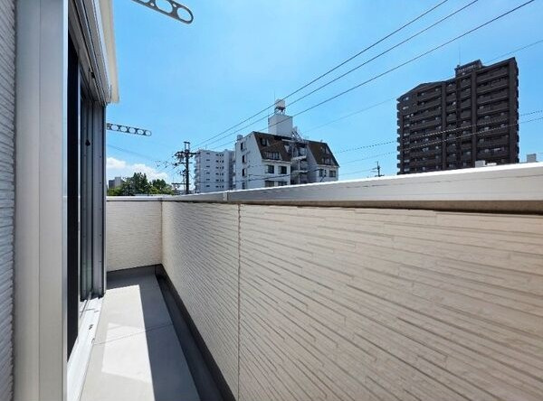 リリアム正木のバルコニー