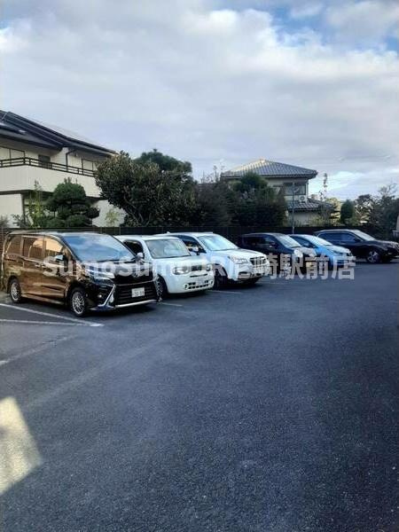 ブランシェ寺本の駐車場|カースペースがあります