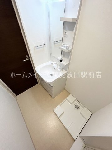 大阪市鶴見区安田３丁目のハイツの洗面所