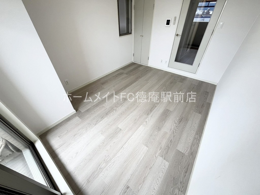 東大阪市川俣１丁目の賃貸マンションの洋室