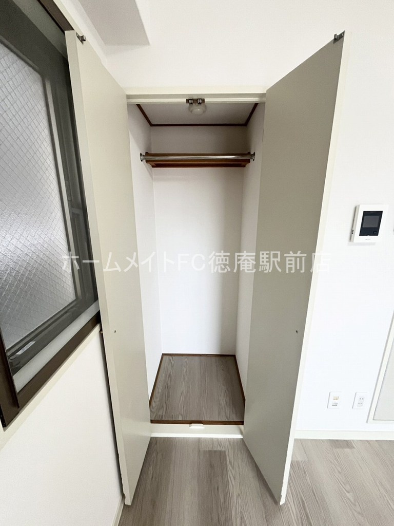 東大阪市川俣１丁目の賃貸マンションの収納