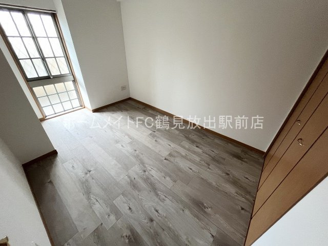 東大阪市森河内西２丁目の賃貸マンションの洋室