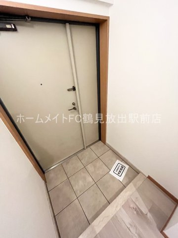 東大阪市森河内西２丁目の賃貸マンションの玄関