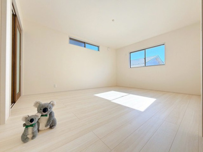 【洋室】 | 吉岡町漆原　新築住宅　 | さまざまにカスタマイズしていただけるシンプルなデザインの内装。ご自身で素敵な空間を創り上げられます。