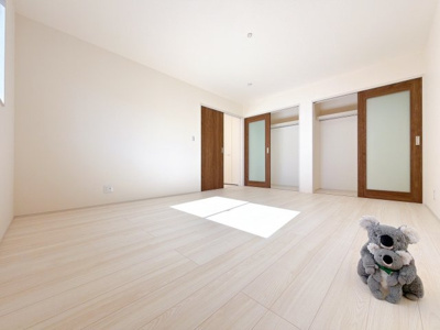 【洋室】 | 吉岡町漆原　新築住宅　 | 「どんな家具を置こうかな」とワクワクする。好みのこだわりのお部屋にしてじぶんだけの部屋でゆったりと寛げます。