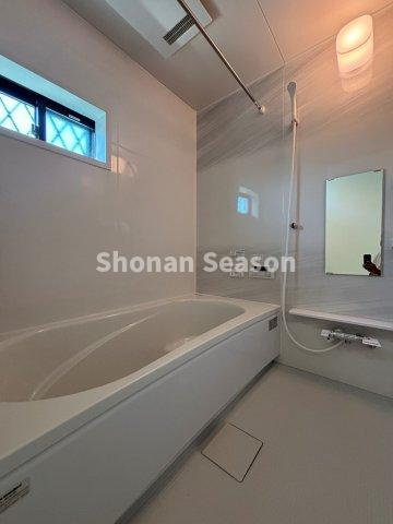 【浴室】 | 一坪タイプの浴室は、大人の方が足を伸ばして入浴出来るサイズです。
１日の疲れをゆったりと癒してくださいね♪