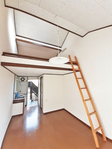 ベルハイツ長瀬A棟の洋室