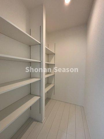 【収納】 | 広々したパントリーは日用品などをストックするスペースとして活用できそうですね☆