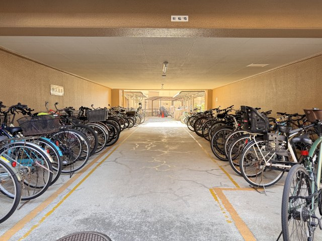 ダイアパレス大橋南壱番館の駐輪場