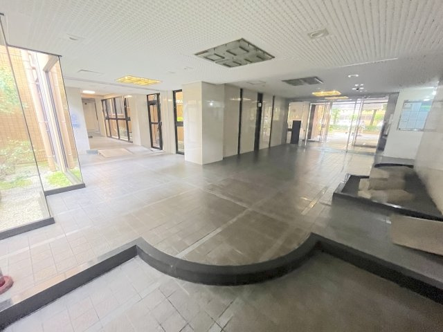 ダイアパレス大橋南壱番館のエントランス