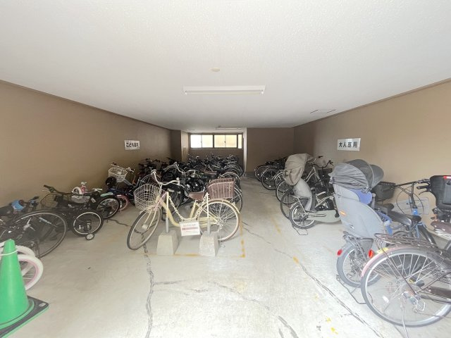 ダイアパレス大橋南壱番館の駐輪場