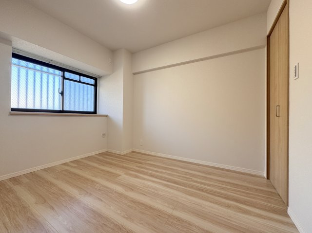 ダイアパレス大橋南壱番館の洋室