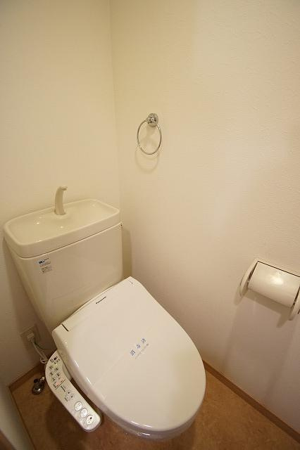 福岡市博多区博多駅南２丁目の賃貸マンションのトイレ