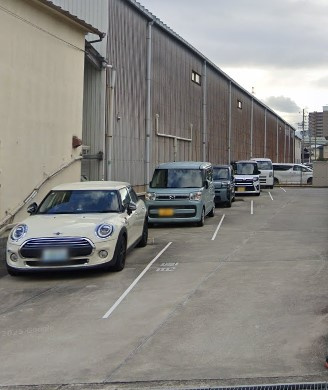 東大阪市角田２丁目のアパートの駐車場