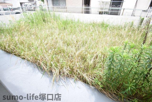 エルベコート東園田（旧ハイツ橋本）のバルコニー