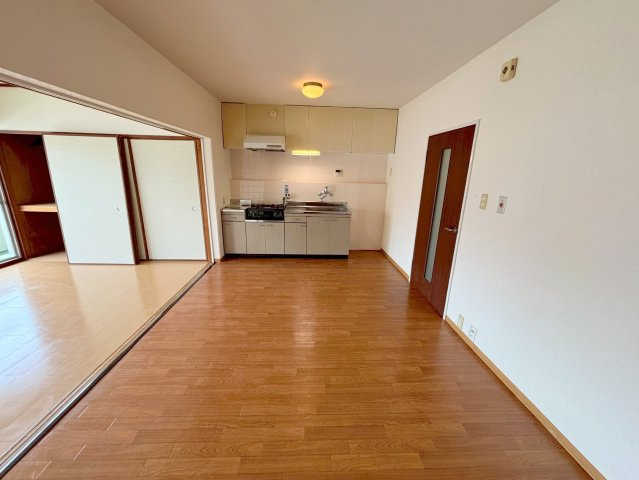 ハマハイツの居間・リビング