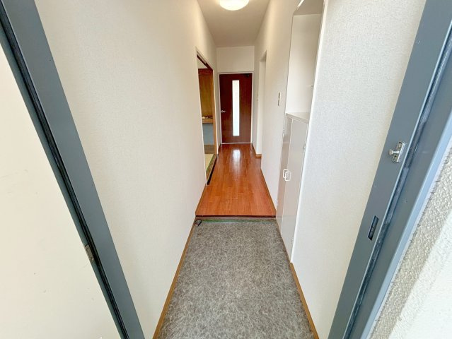 ハマハイツの玄関