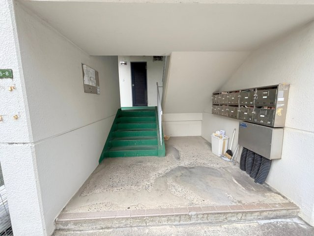 ハマハイツのエントランス