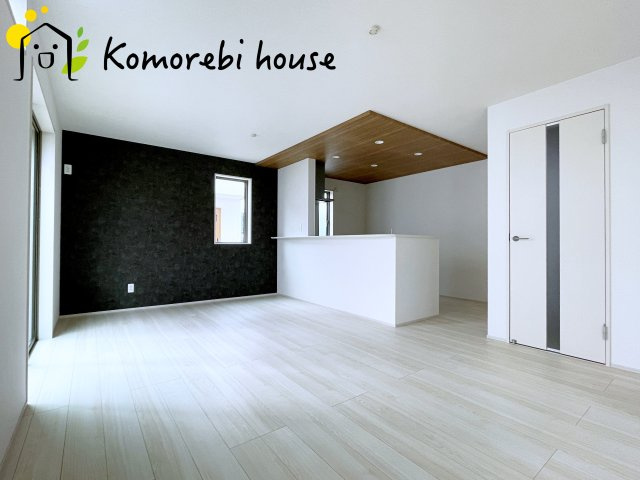 上尾市瓦葺　13期　新築一戸建て　グラファーレ　01の居間・リビング|2025/10/21　撮影