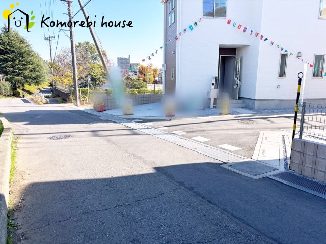 上尾市瓦葺　13期　新築一戸建て　グラファーレ　01の前面道路含む現地写真|撮影：'25/12/1