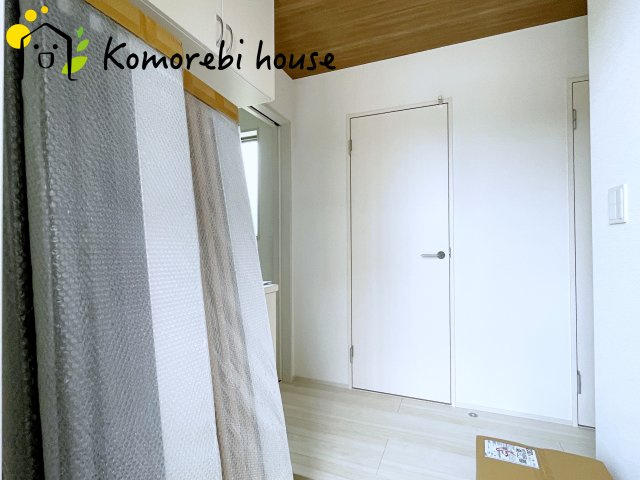 上尾市瓦葺　13期　新築一戸建て　グラファーレ　01の玄関|2025/10/21　撮影