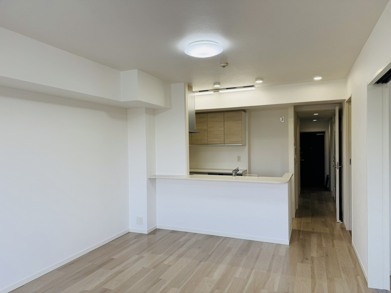 サンクレイドル八王子北野台の内装|～14.2帖の明るいLDKで、家族団欒の時間をお過ごしいただけます～