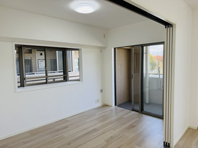 サンクレイドル八王子北野台の洋室|～リビングに隣接している6.0帖の洋室です～