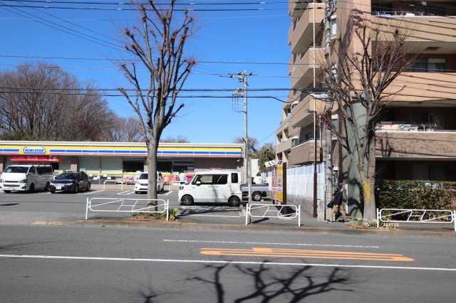 サンクレイドル八王子北野台の現況写真|～コンビニが隣接しているため、ちょっとしたお買い物も便利です～