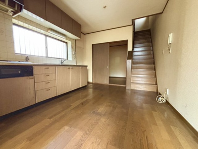 【居間・リビング】 | 鶴見区浜３丁目中古戸建 | LDK（約8.0帖）