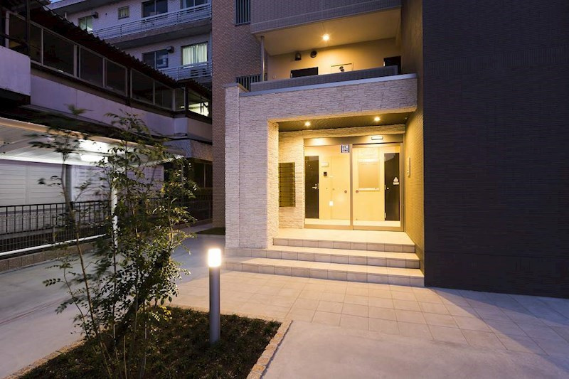 ウィステリア東春田のエントランス