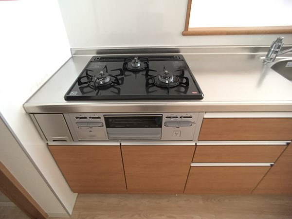 ウィステリア東春田のキッチン