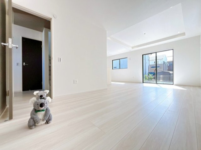 【居間・リビング】 | 高崎市飯塚町　新築住宅 | リビングダイニングは間仕切り可。お子様が小さいうちは広々と、大きくなったらプライベート空間にしても◎