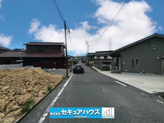 東海市加木屋町三ツ池 全2棟 の前面道路含む現地写真|事前予約にて現地ご見学いただけます！お気軽にお問い合わせください♪
■株式会社　セキュアハウス■
住宅ローンに強く、知識、経験豊富なスタッフ在籍
お客様に寄り添い、ご成約後もサポート致します。