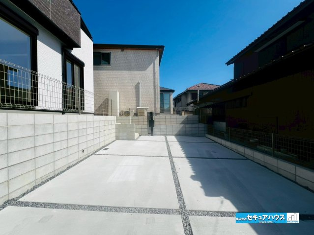 【完成♪】東海市加木屋町三ツ池 全2棟 の駐車場|事前予約にて現地ご見学いただけます！お気軽にお問い合わせください♪
■株式会社　セキュアハウス■
住宅ローンに強く、知識、経験豊富なスタッフ在籍
お客様に寄り添い、ご成約後もサポート致します。