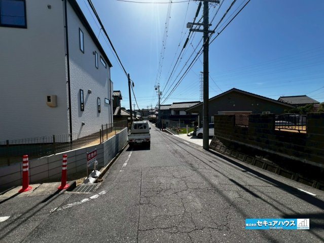 【完成♪】東海市加木屋町三ツ池 全2棟 の前面道路含む現地写真|事前予約にて現地ご見学いただけます！お気軽にお問い合わせください♪
■株式会社　セキュアハウス■
住宅ローンに強く、知識、経験豊富なスタッフ在籍
お客様に寄り添い、ご成約後もサポート致します。