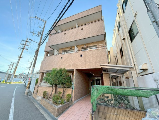 グリーンコープ三津屋の外観