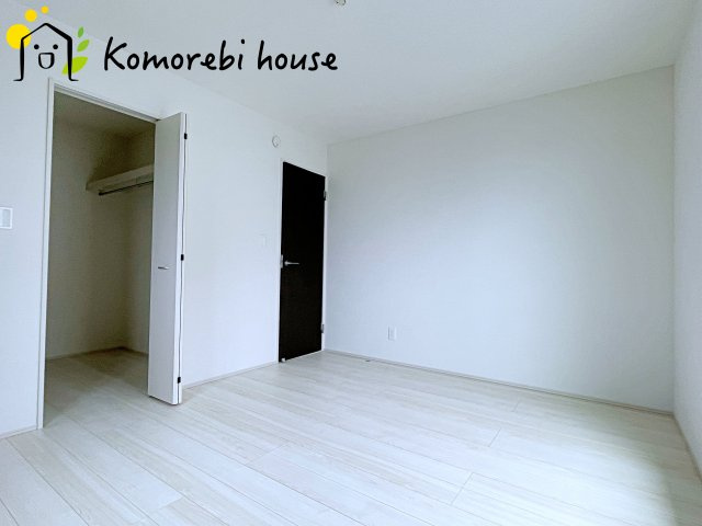 上尾市瓦葺　13期　新築一戸建て　グラファーレ　04の寝室|10/31　撮影