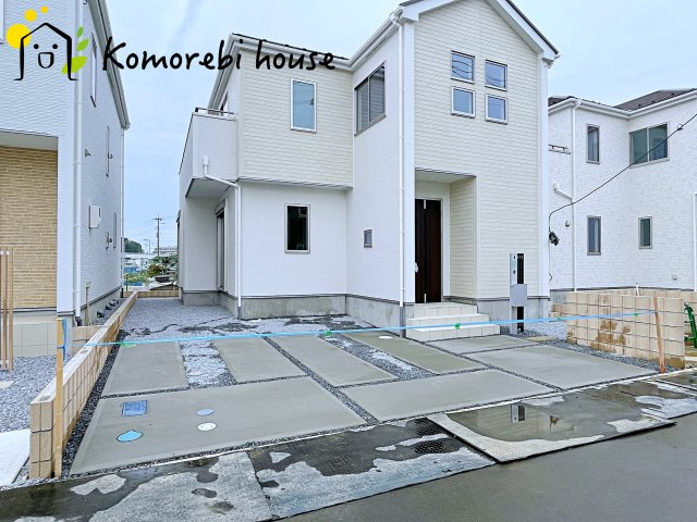 上尾市瓦葺　13期　新築一戸建て　グラファーレ　04の駐車場|10/31　撮影