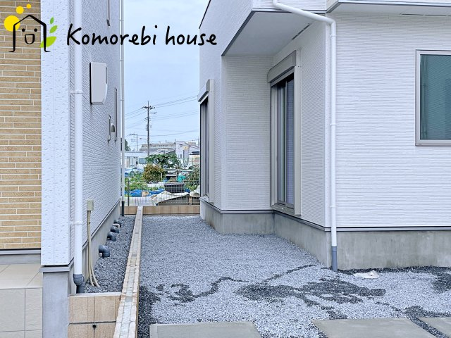 上尾市瓦葺　13期　新築一戸建て　グラファーレ　04の庭|10/31　撮影